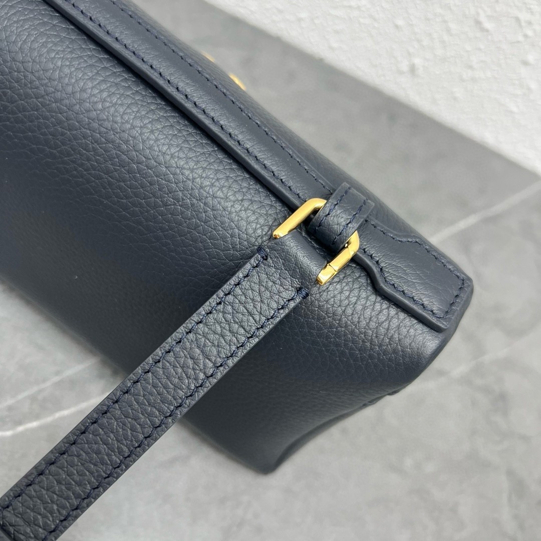 L**o p*ana extra pocket pouch l19 in navy blue grained leather