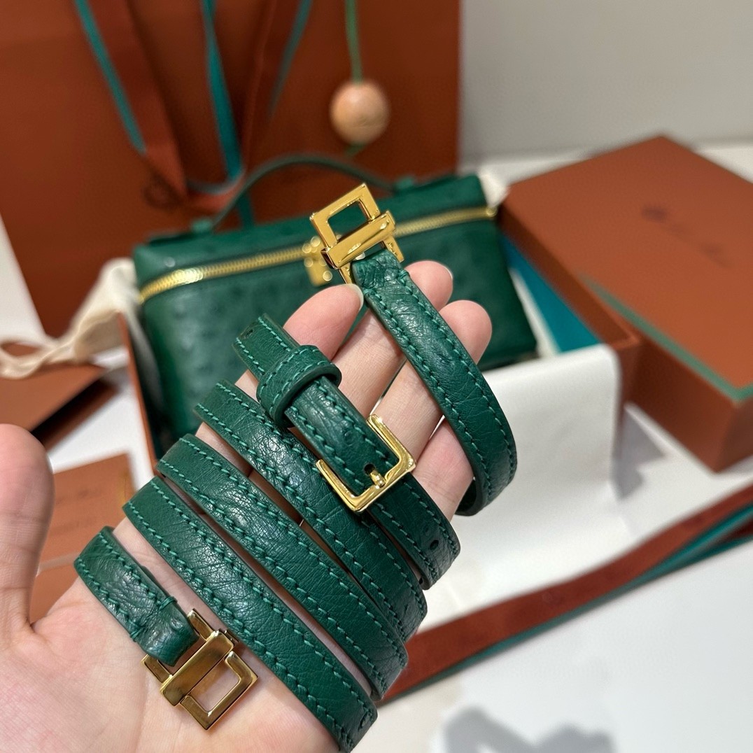 L**o p*ana extra pocket pouch l19 in green ostrich-embossed leather