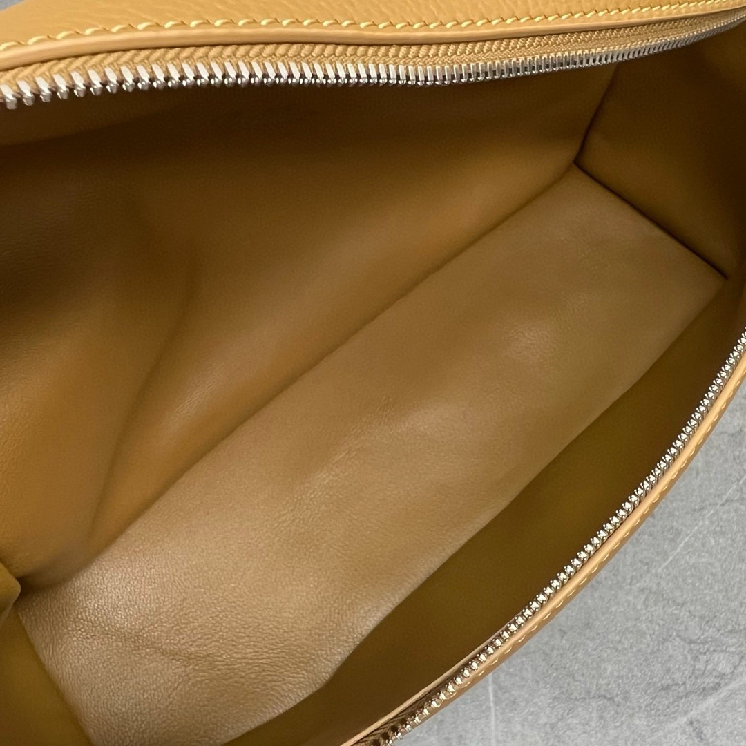 L**o p*ana extra pocket pouch l27 in chai grained leather