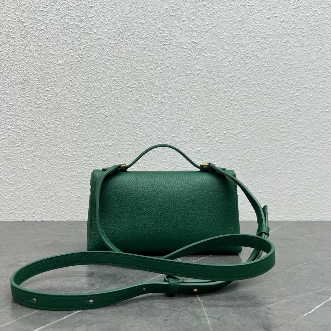 L**o p*ana extra pocket pouch l27 in green grained leather
