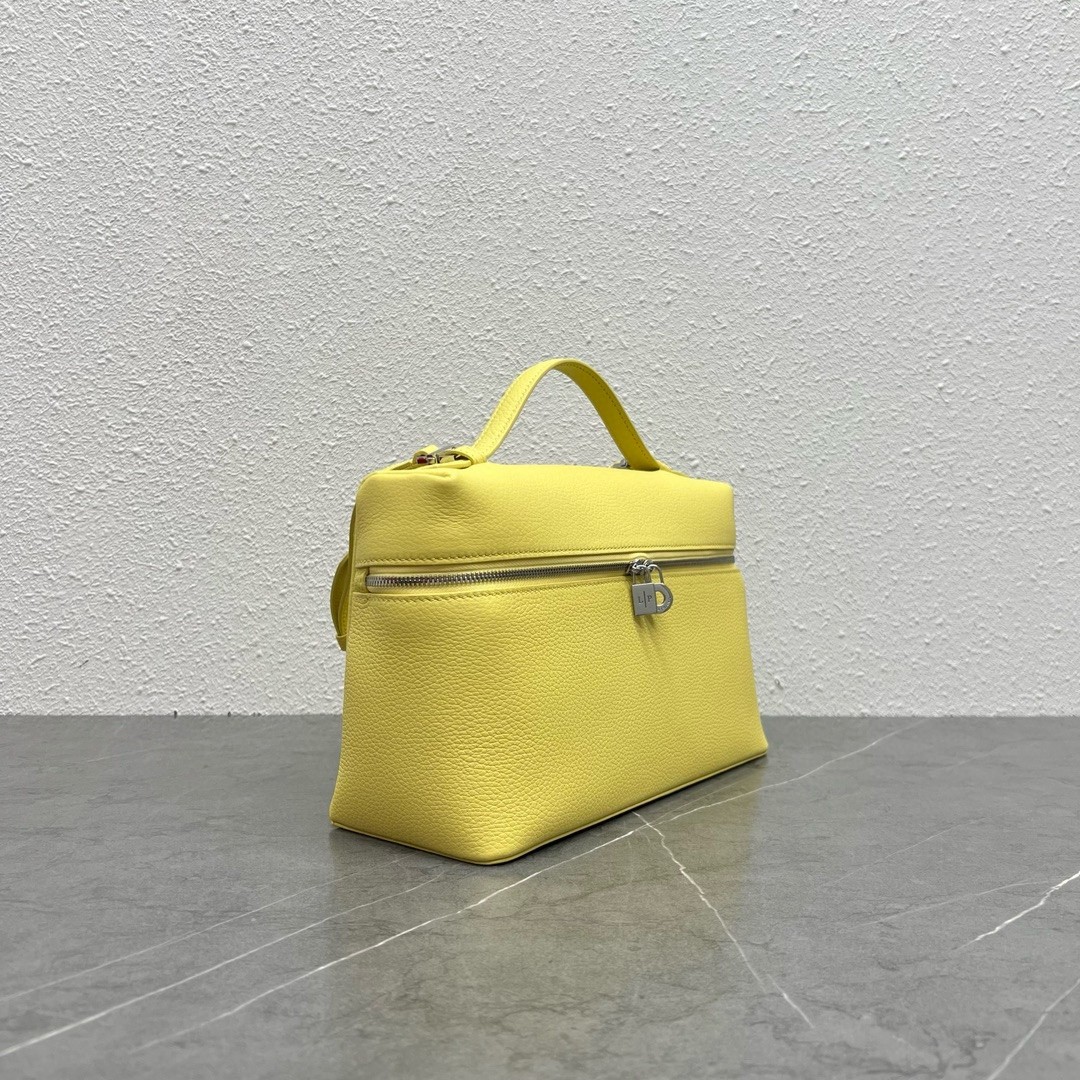 L**o p*ana extra pocket pouch l27 in yellow grained leather