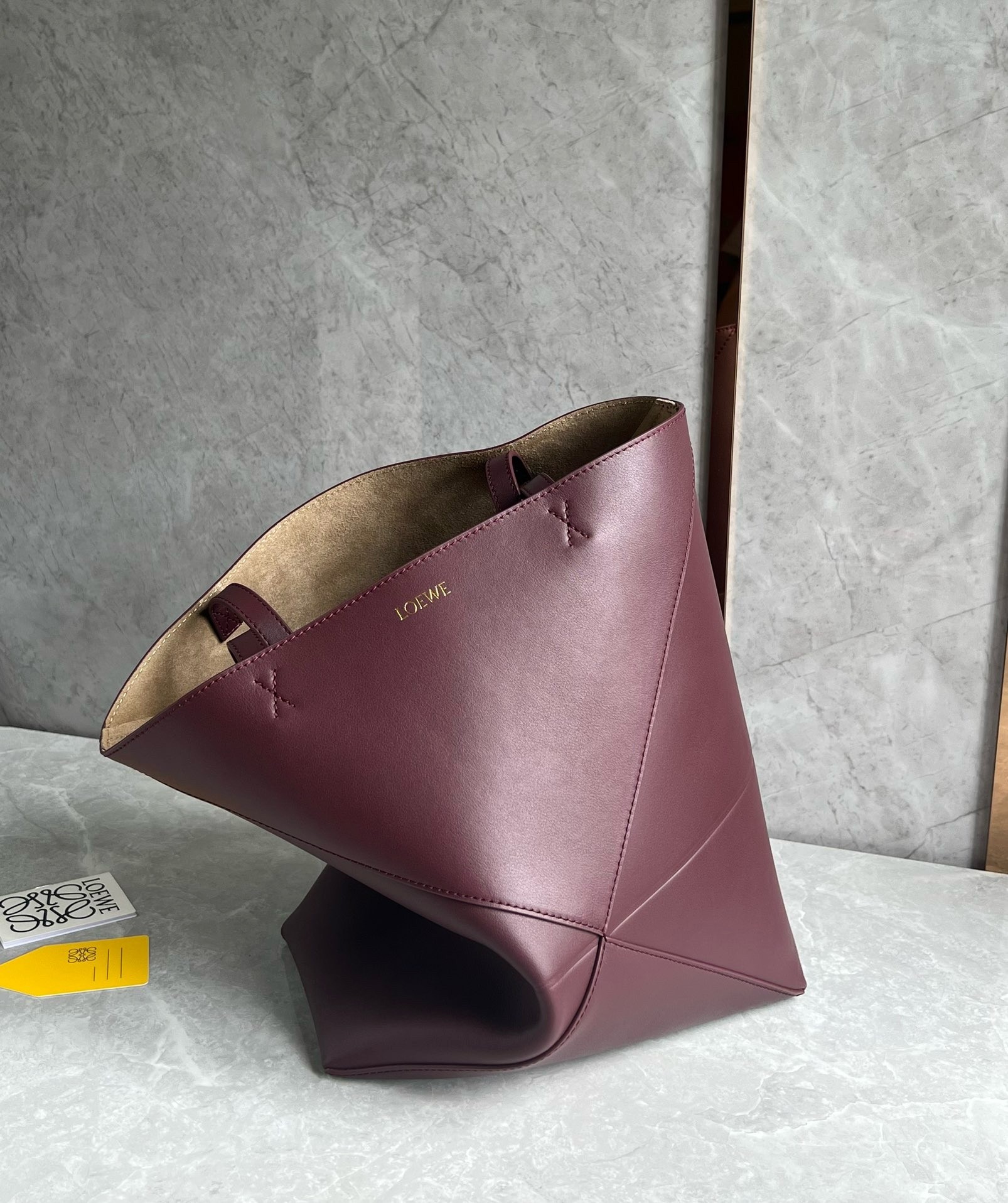 L0ew* medium puzzle fold tote bag in bordeaux calfskin