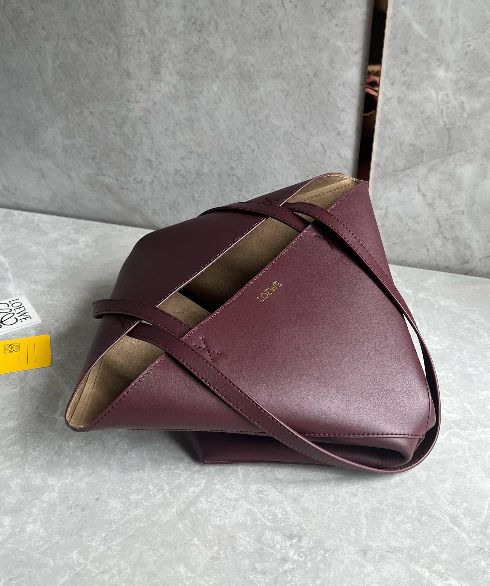 L0ew* medium puzzle fold tote bag in bordeaux calfskin
