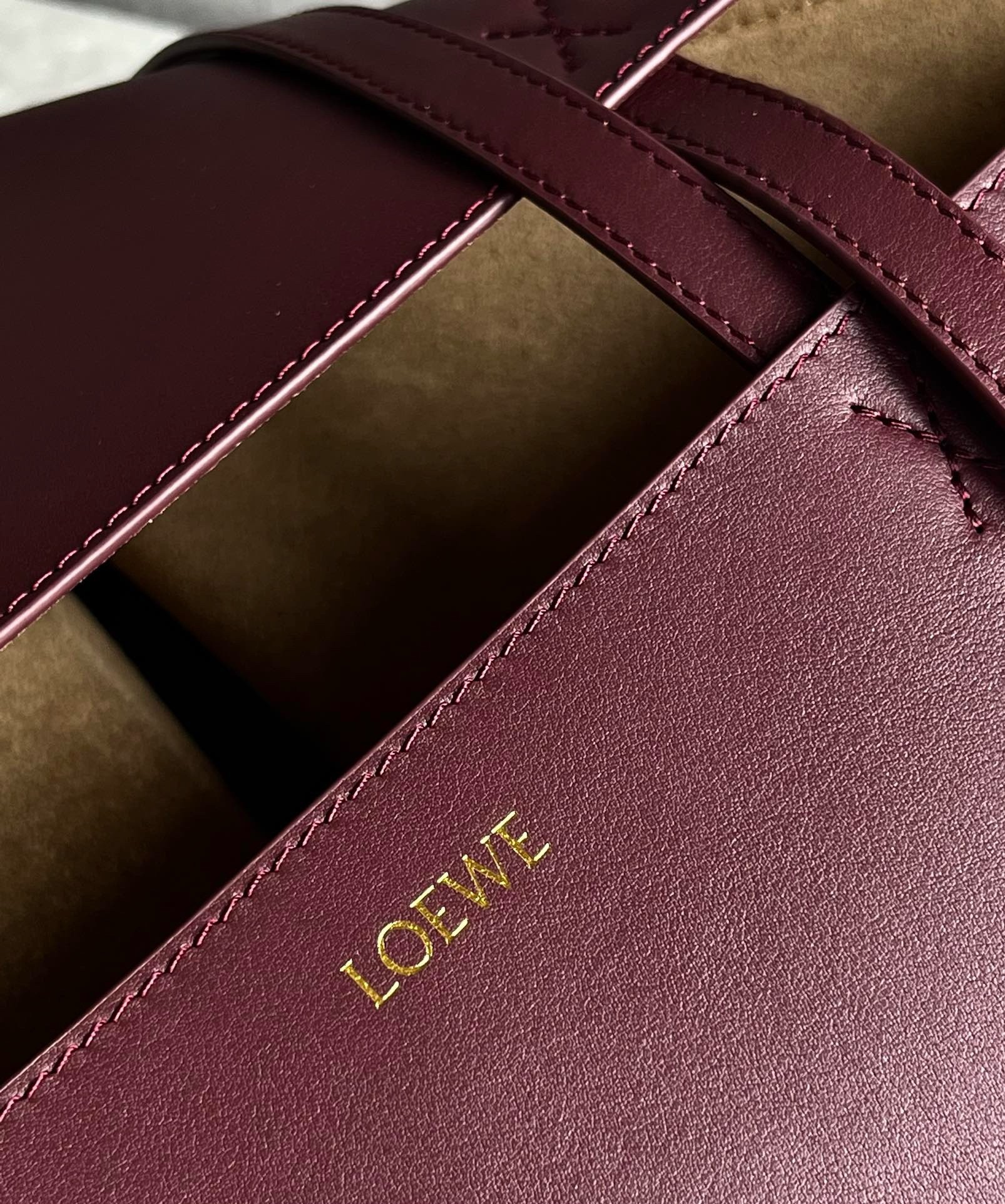 L0ew* medium puzzle fold tote bag in bordeaux calfskin