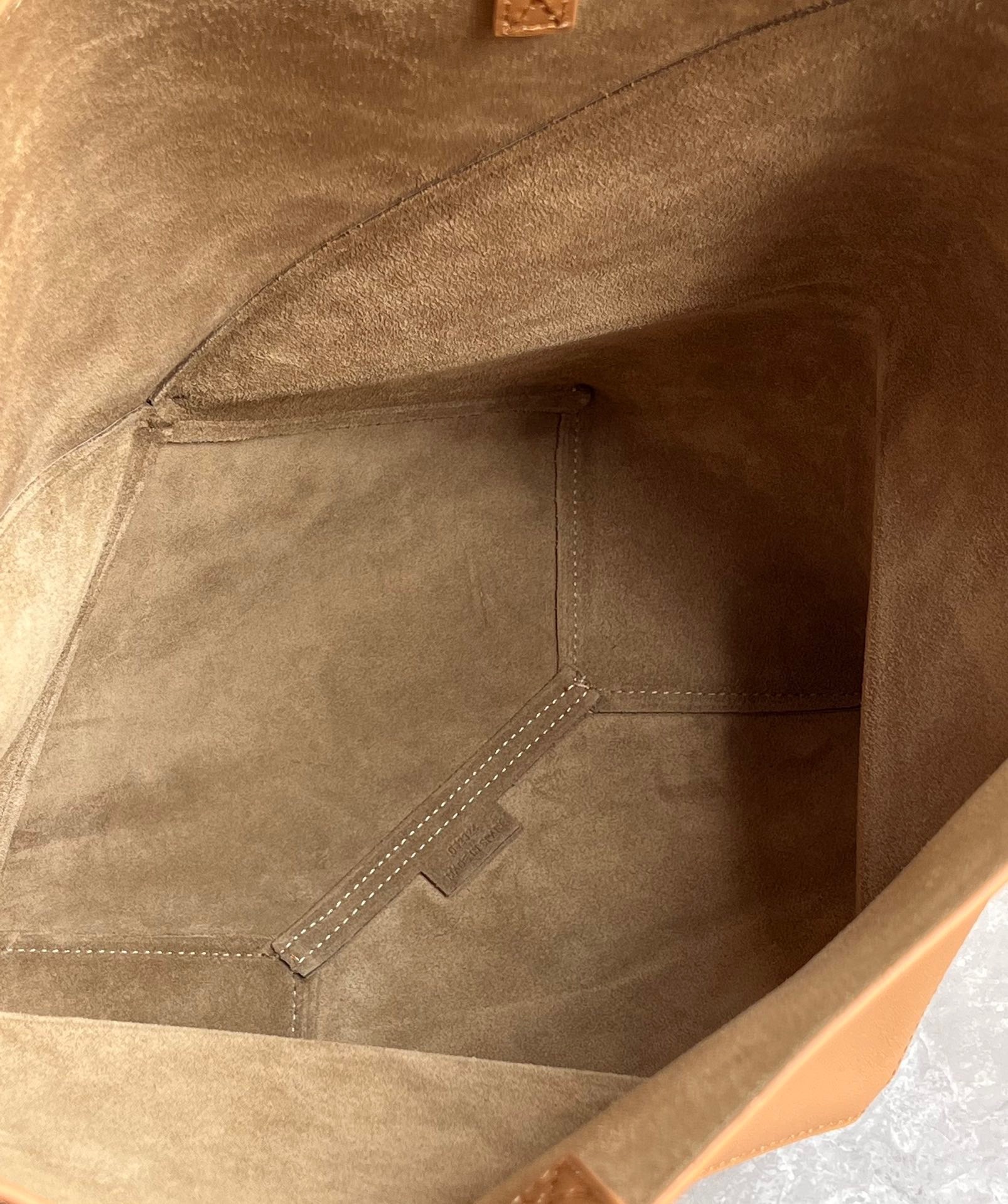 L0ew* medium puzzle fold tote bag in tan calfskin
