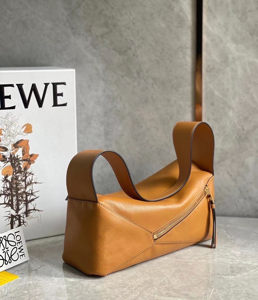 L0ew* puzzle hobo bag in brown nappa calfskin