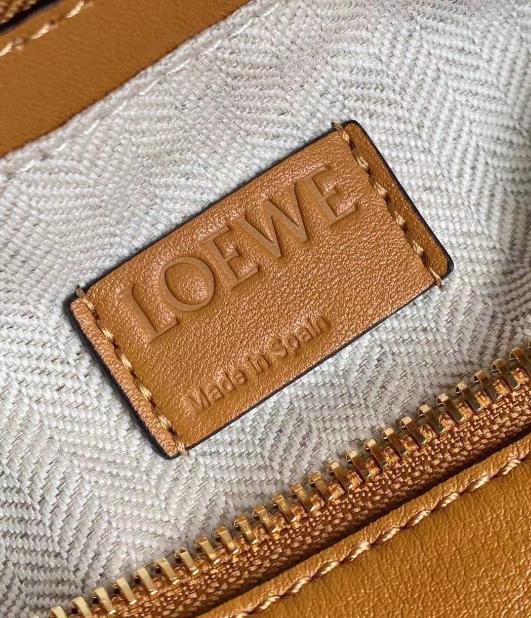 L0ew* puzzle hobo bag in brown nappa calfskin