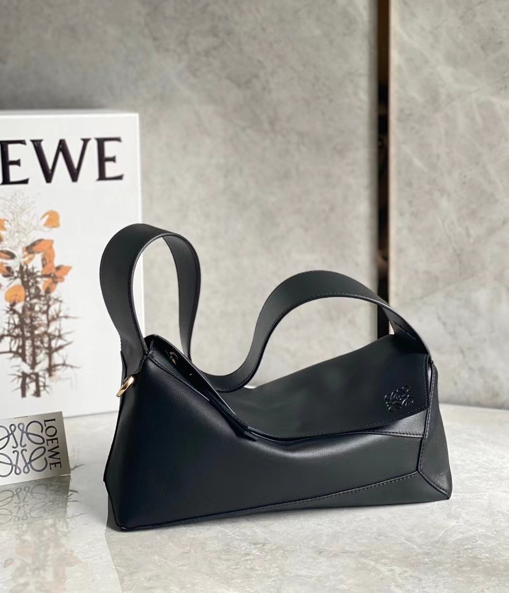 L0ew* puzzle hobo bag in black nappa calfskin
