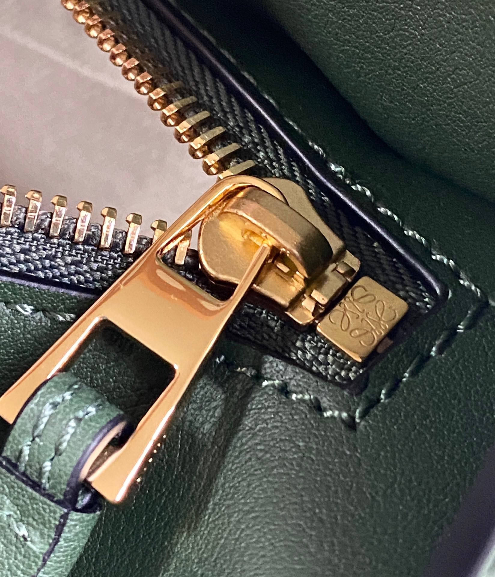 L0ew* puzzle hobo bag in vintage khaki nappa calfskin