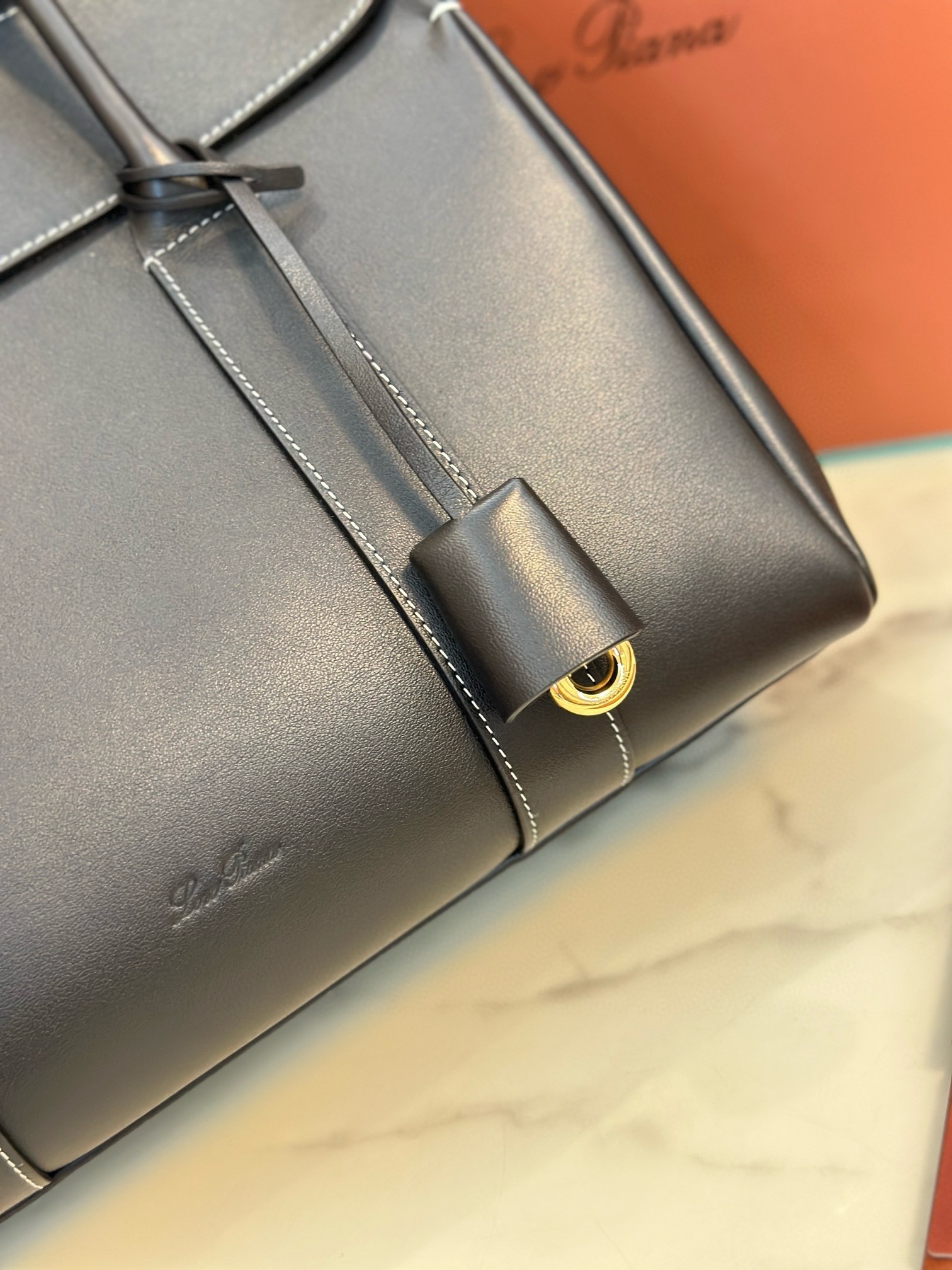 L**o p*ana loom l32 bag in black smooth calfskin