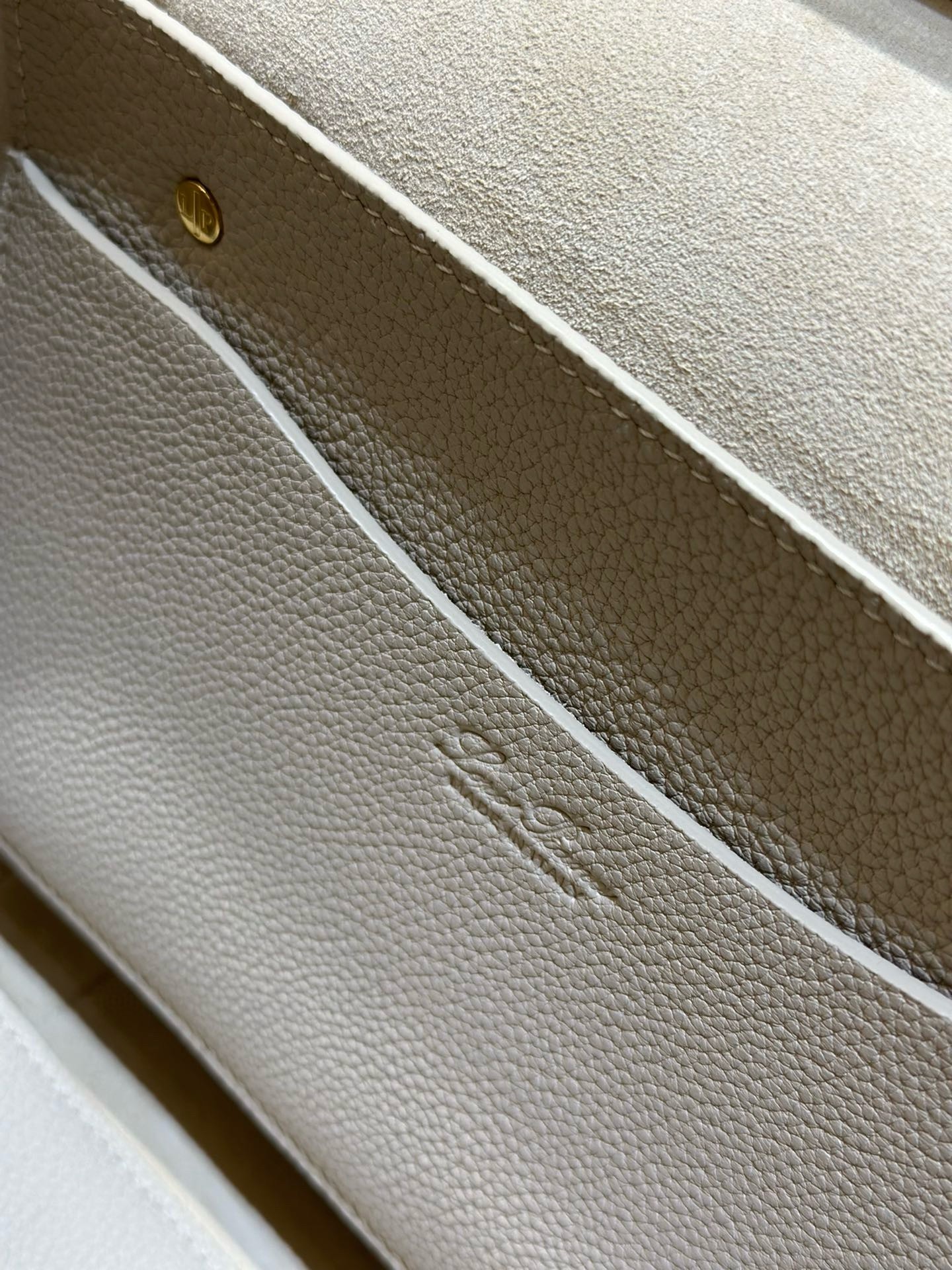 L**o p*ana loom l32 bag in light travertine grained leather