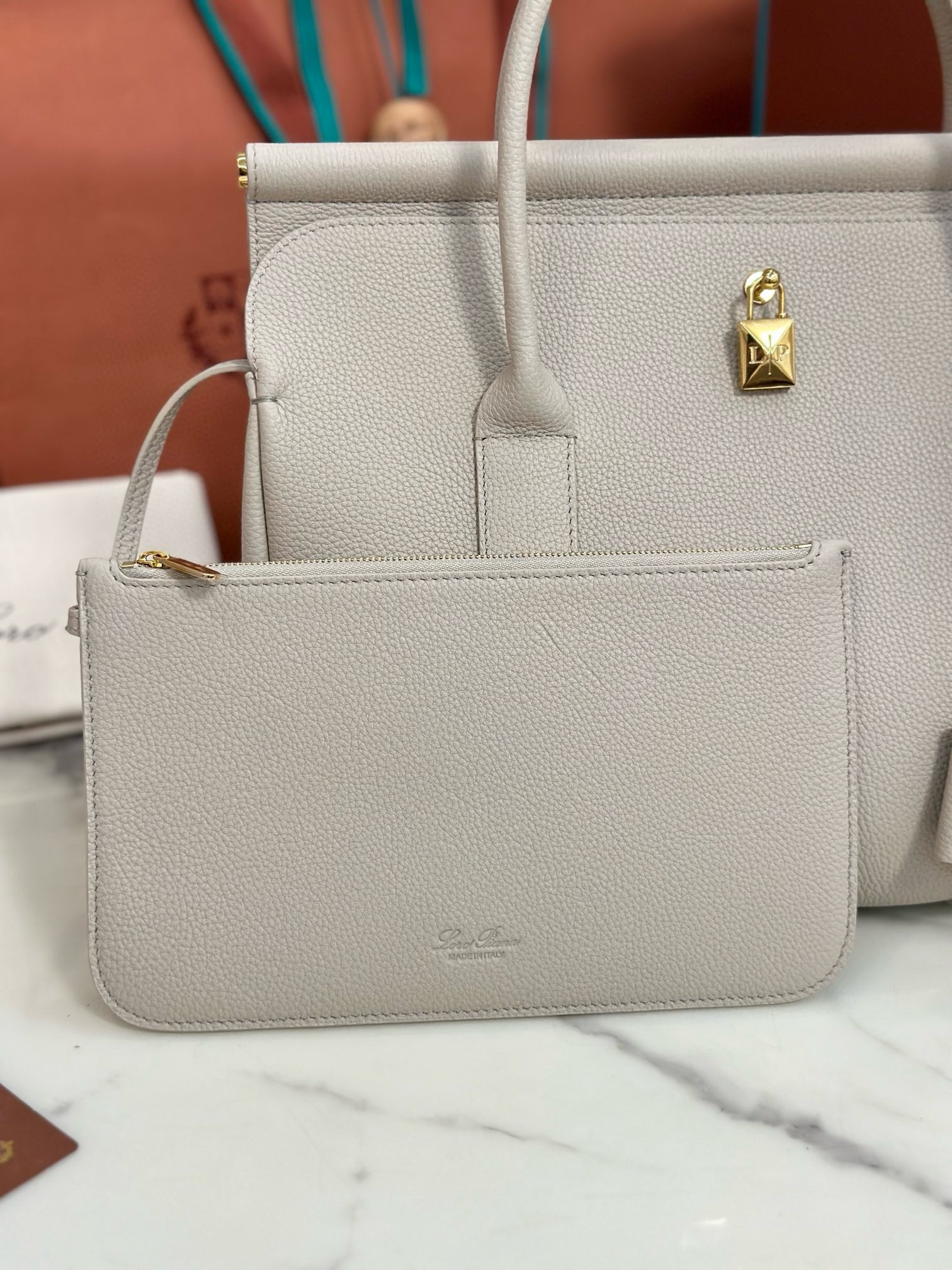 L**o p*ana loom l32 bag in light travertine grained leather