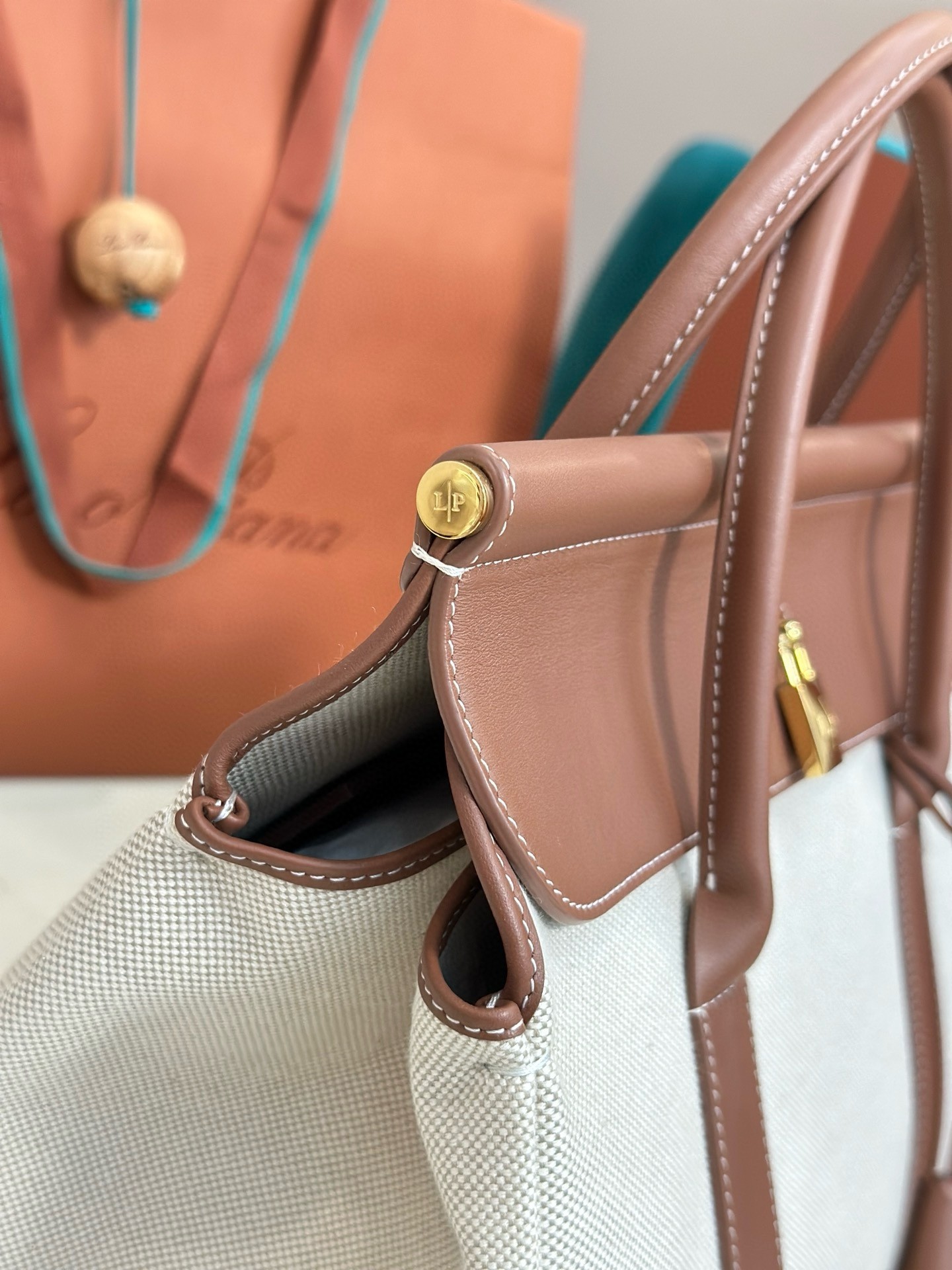 L**o p*ana loom l32 bag in canvas with caramel leather