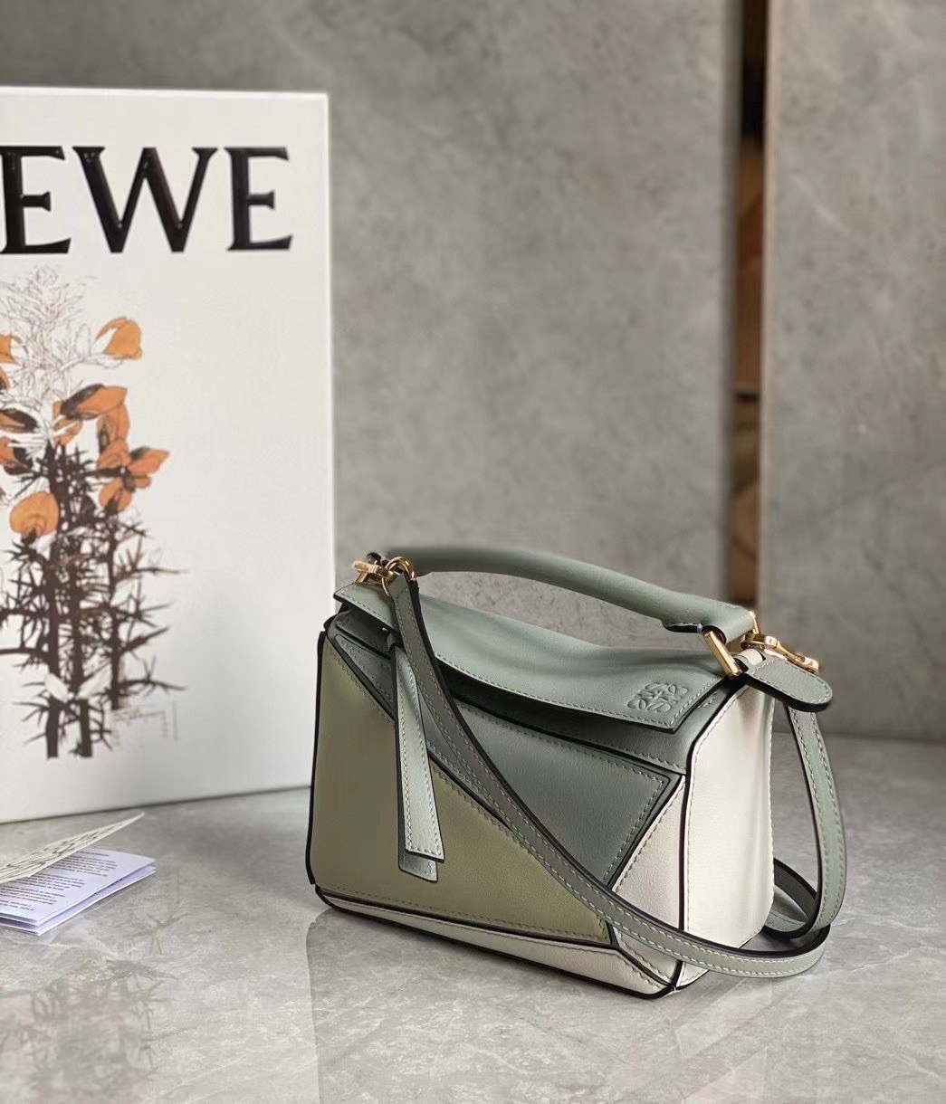 L0ew* puzzle mini bag in grey/cream/white calfskin