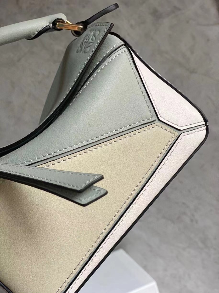L0ew* puzzle mini bag in grey/cream/white calfskin