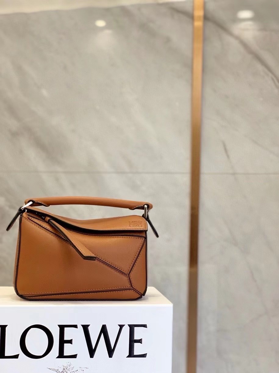 L0ew* mini puzzle bag in brown calfskin leather