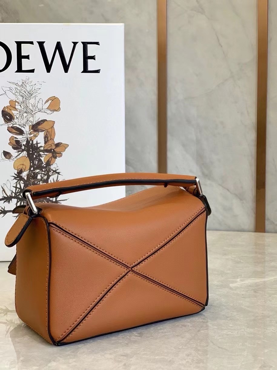 L0ew* mini puzzle bag in brown calfskin leather
