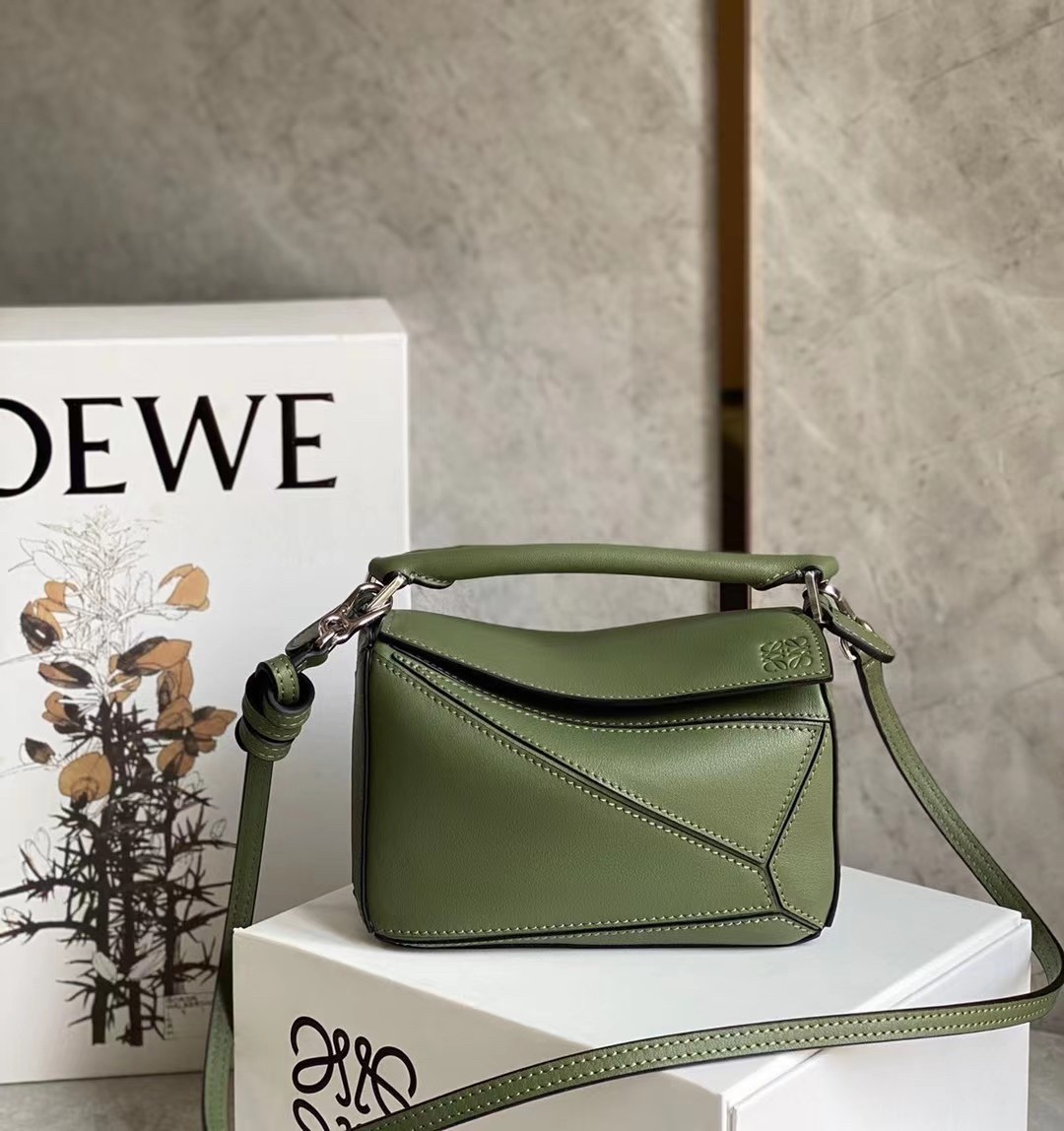 L0ew* puzzle mini bag in avocado green calfskin
