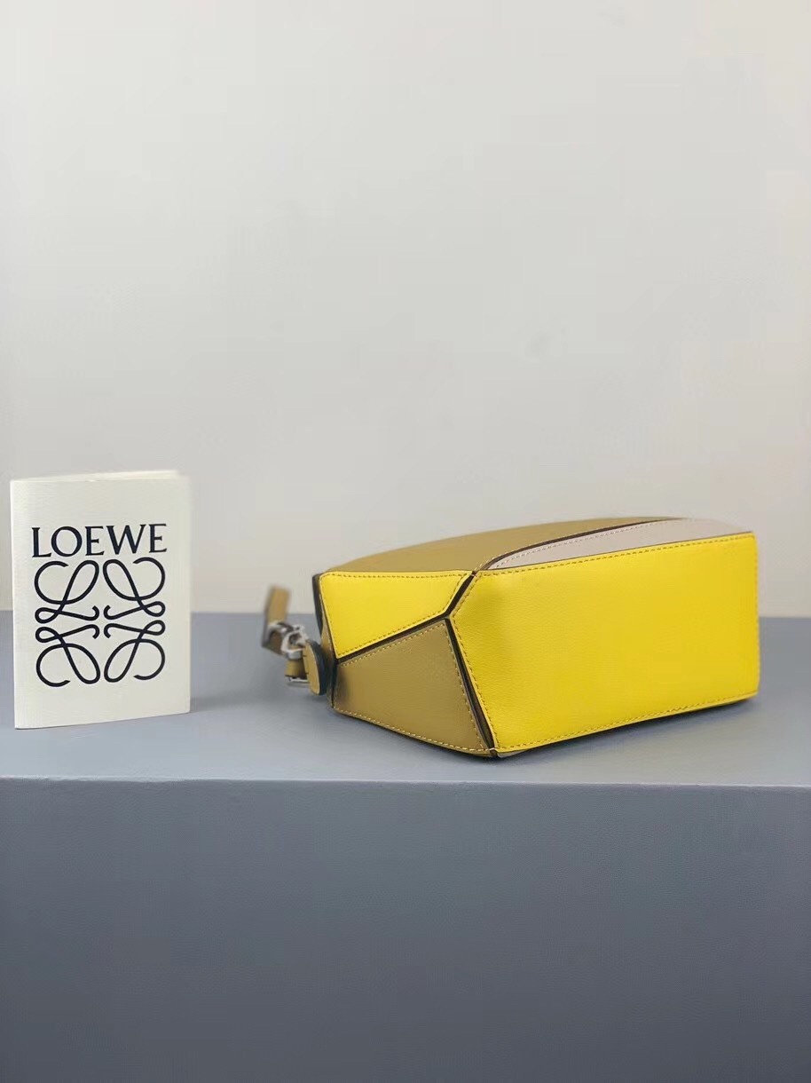 L0ew* mini puzzle bag in ochre/white/yellow calfskin