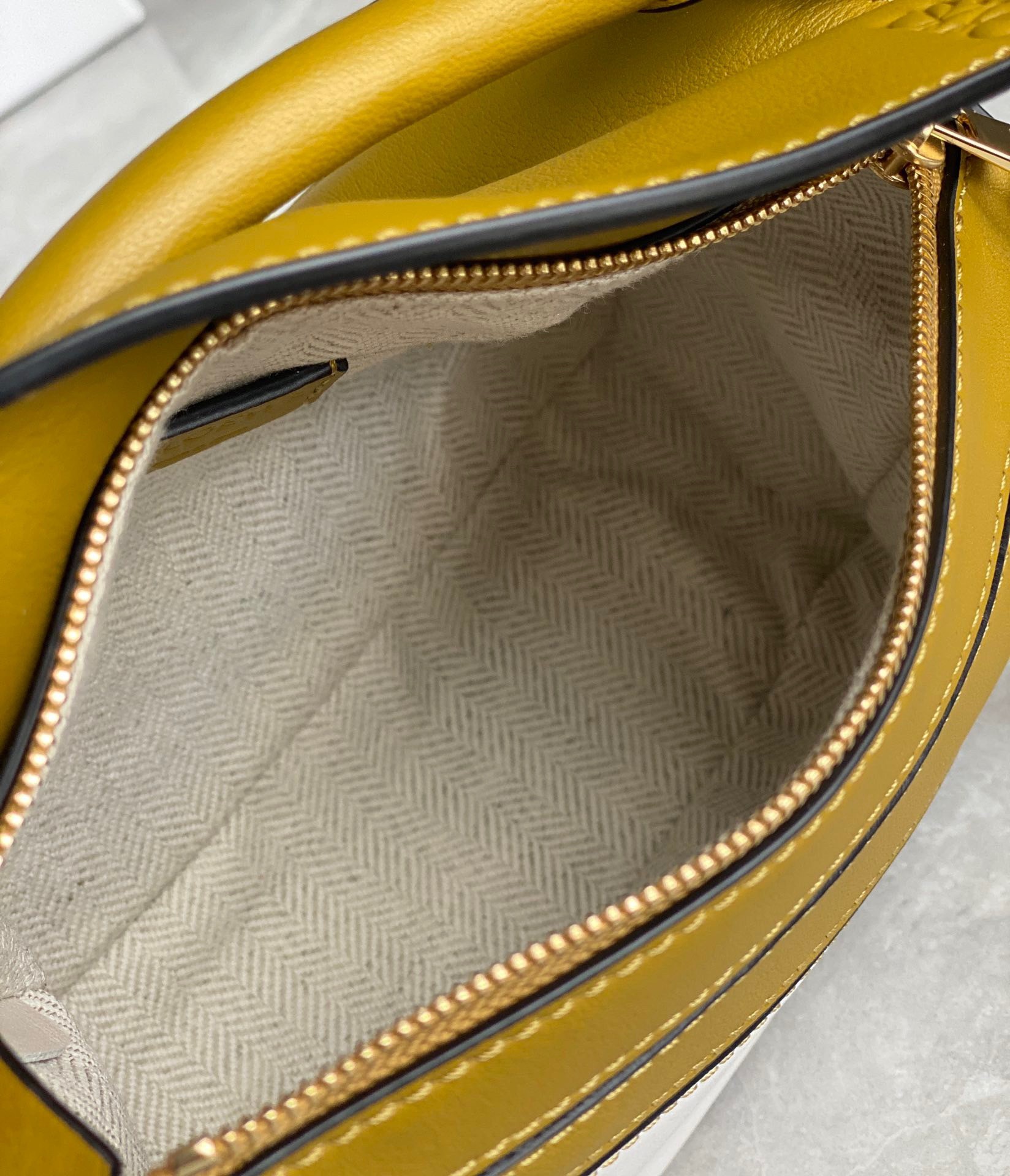 L0ew* puzzle mini bag in ochre/white/taupe calfskin