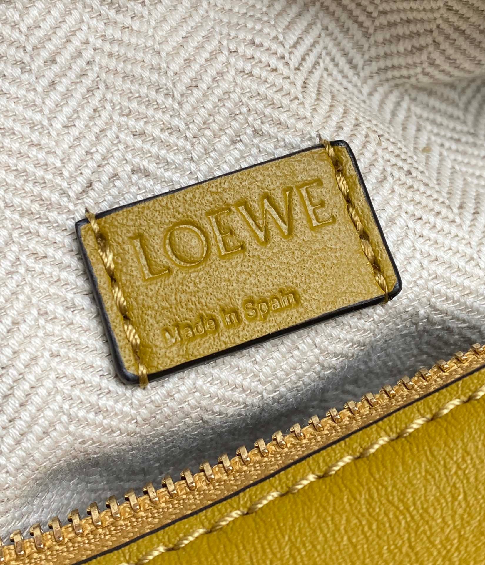 L0ew* puzzle mini bag in ochre/white/taupe calfskin