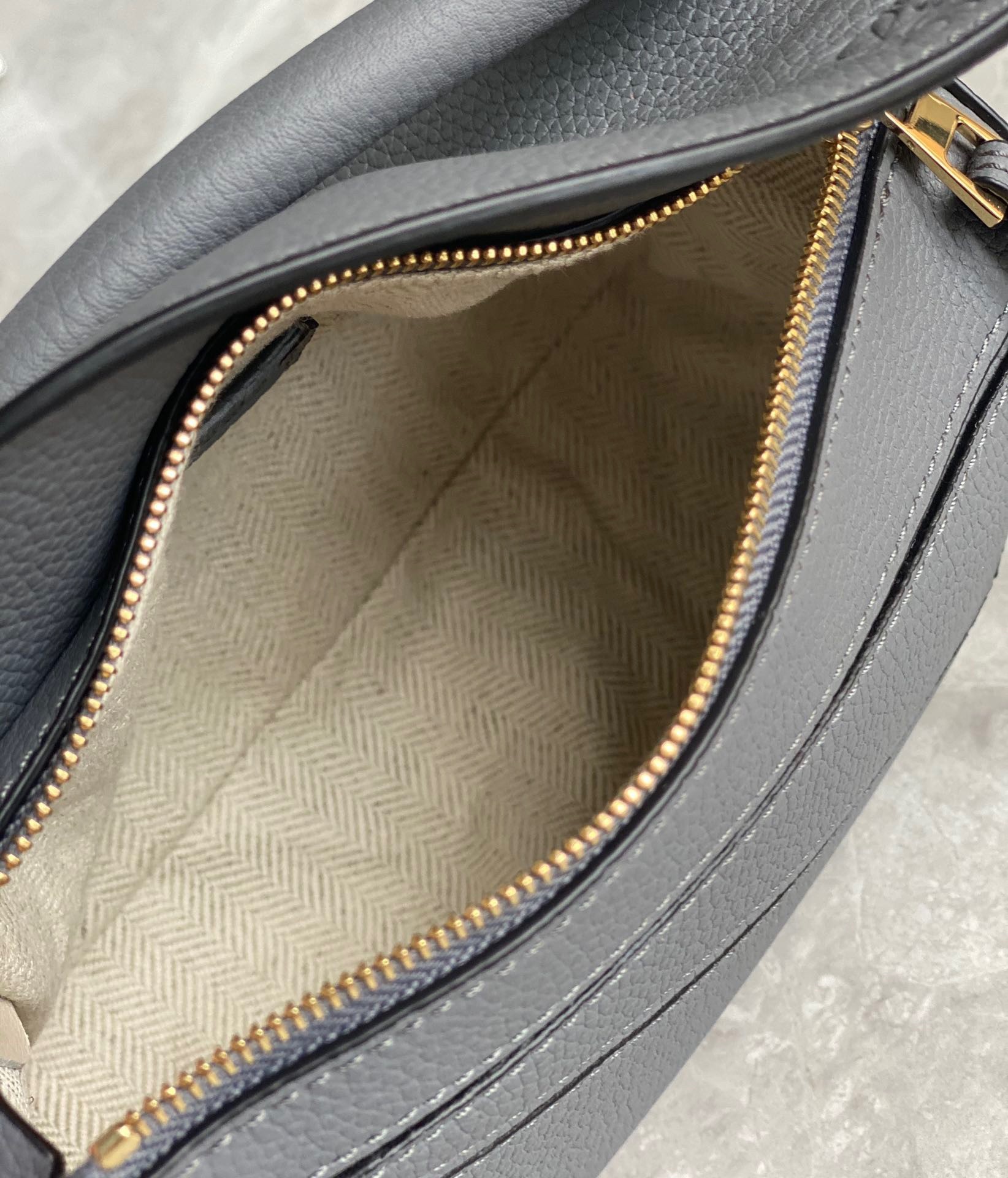 L0ew* puzzle mini bag in asphalt grey grained calfskin