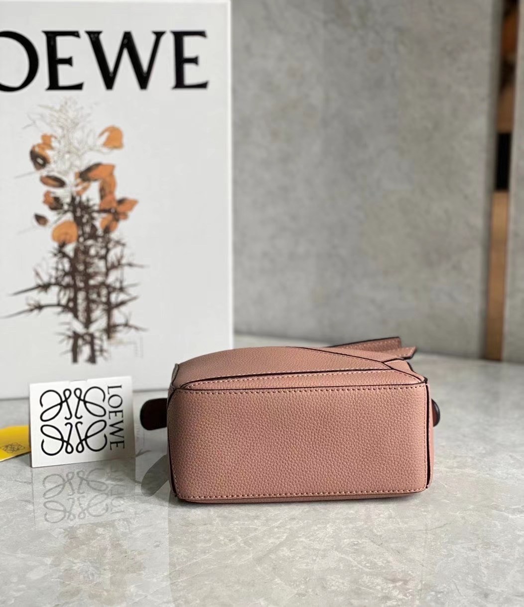 L0ew* puzzle mini bag in dark blush grained calfskin