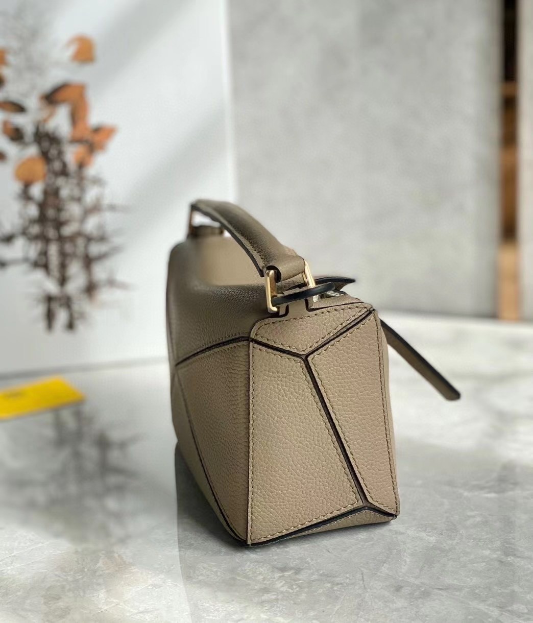 L0ew* puzzle mini bag in sandy grained calfskin
