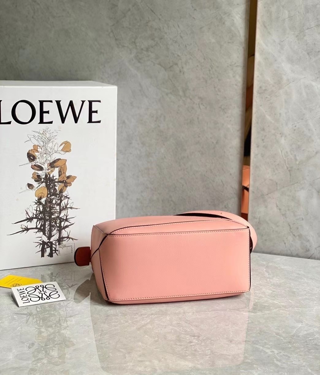 L0ew* puzzle small bag in blossom calfskin leather