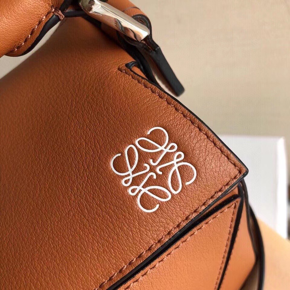 L0ew* small puzzle bag in brown calfskin leather