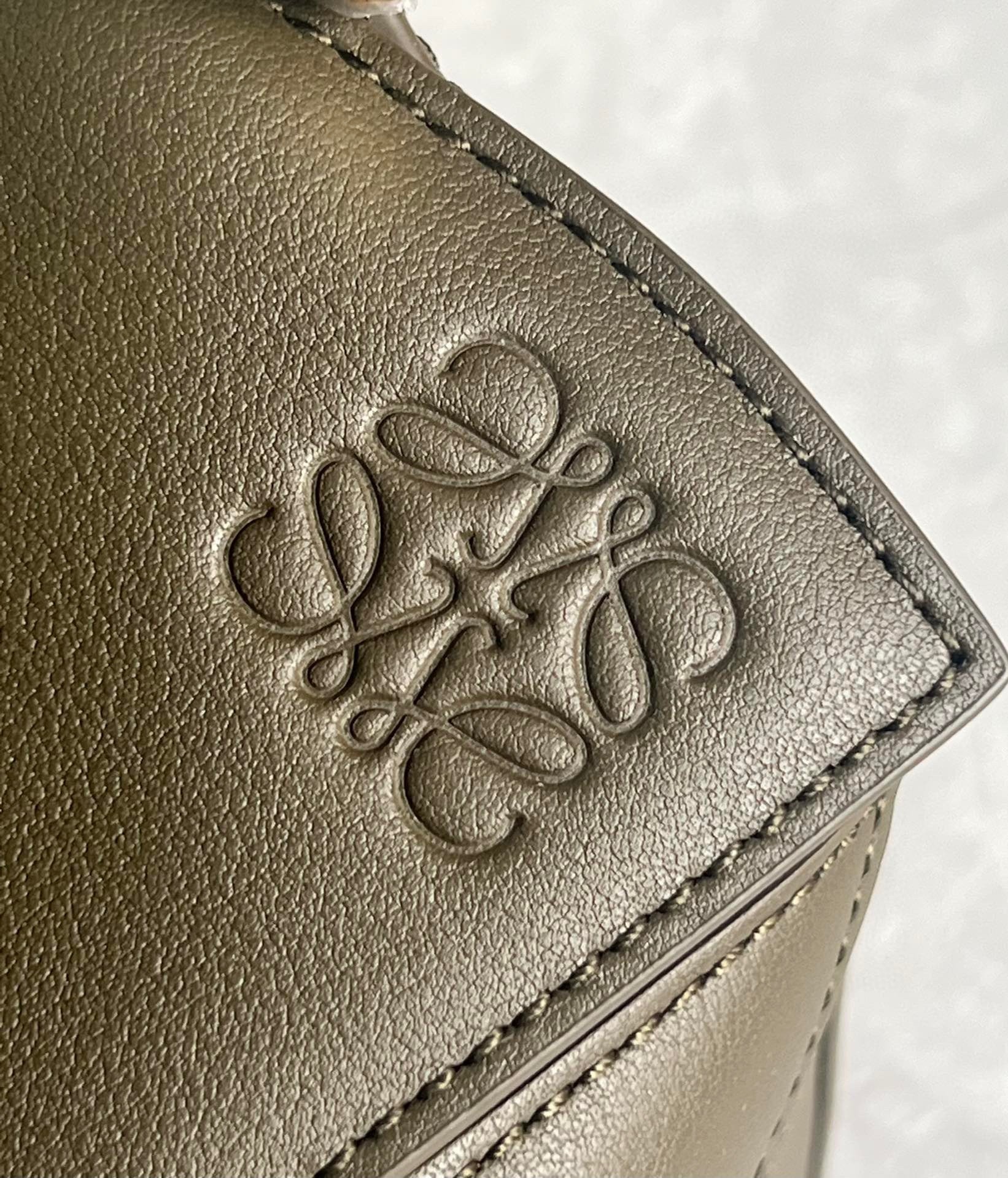 L0ew* puzzle small bag in dark green classic calfskin