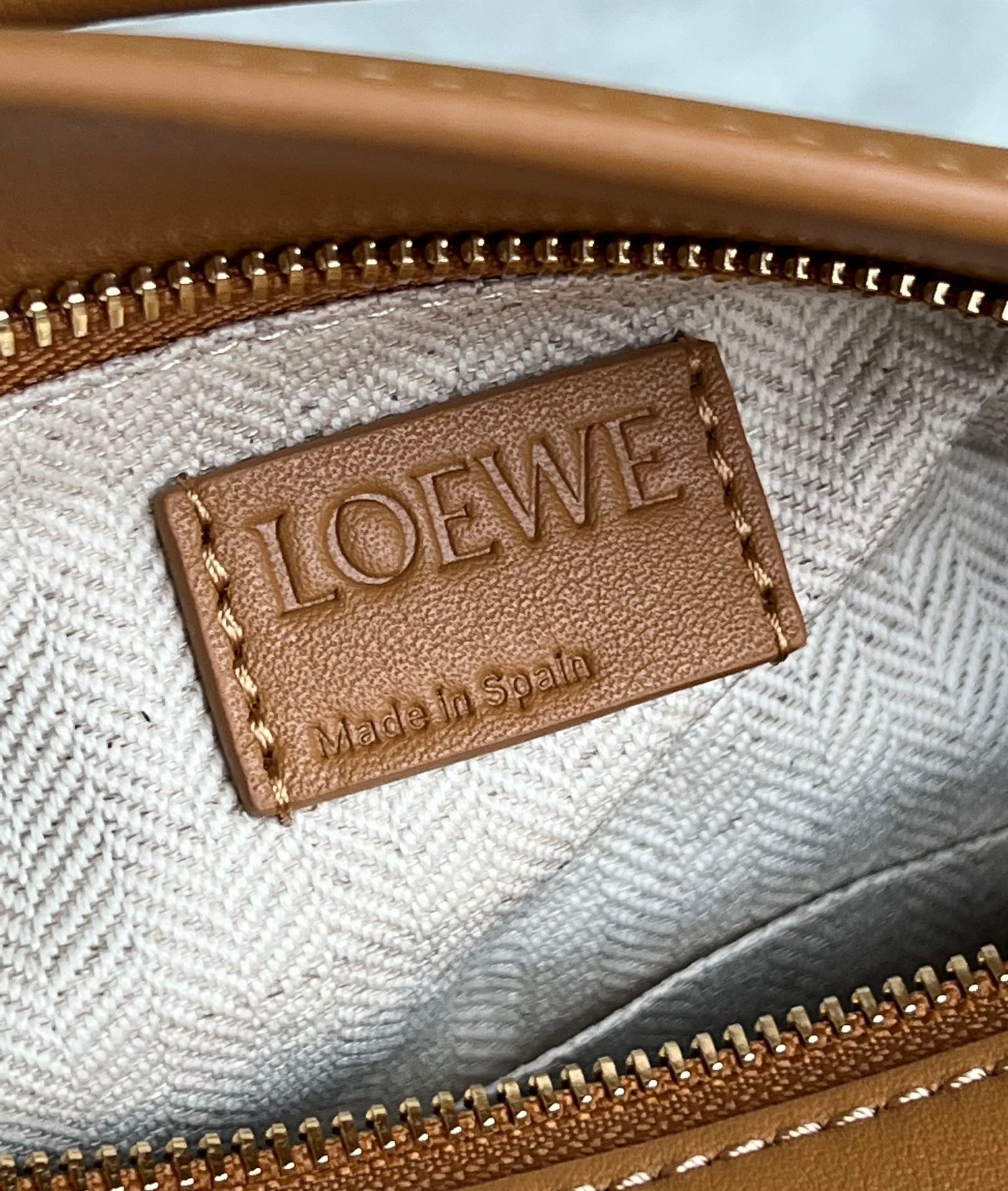 L0ew* puzzle small bag in brown and black calfskin