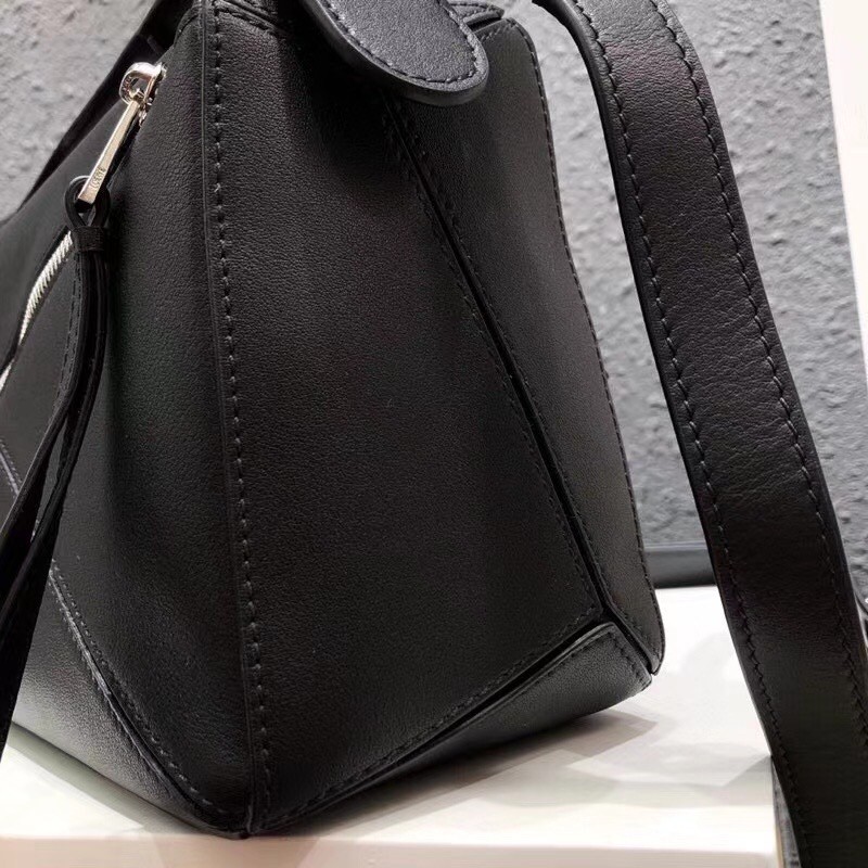 L0ew* small puzzle bag in black calfskin leather