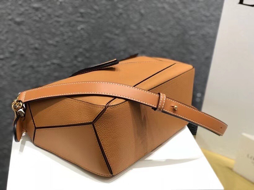 L0ew* small puzzle bag in tan grained calfskin