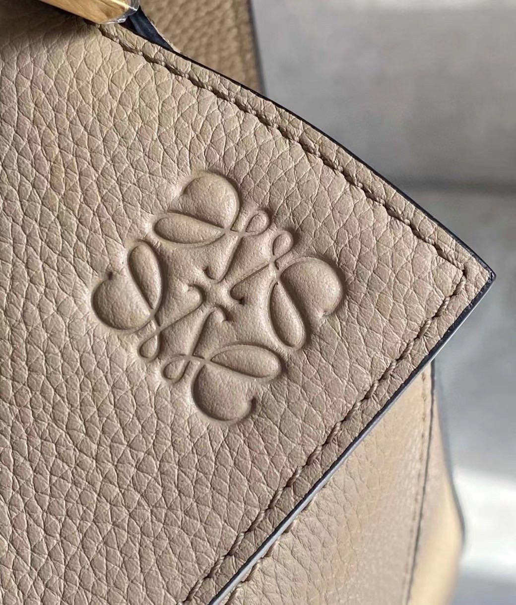 L0ew* puzzle small bag in sandy grained leather