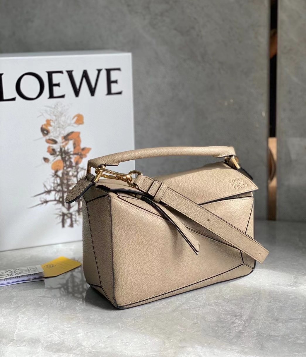 L0ew* puzzle small bag in sandy grained leather