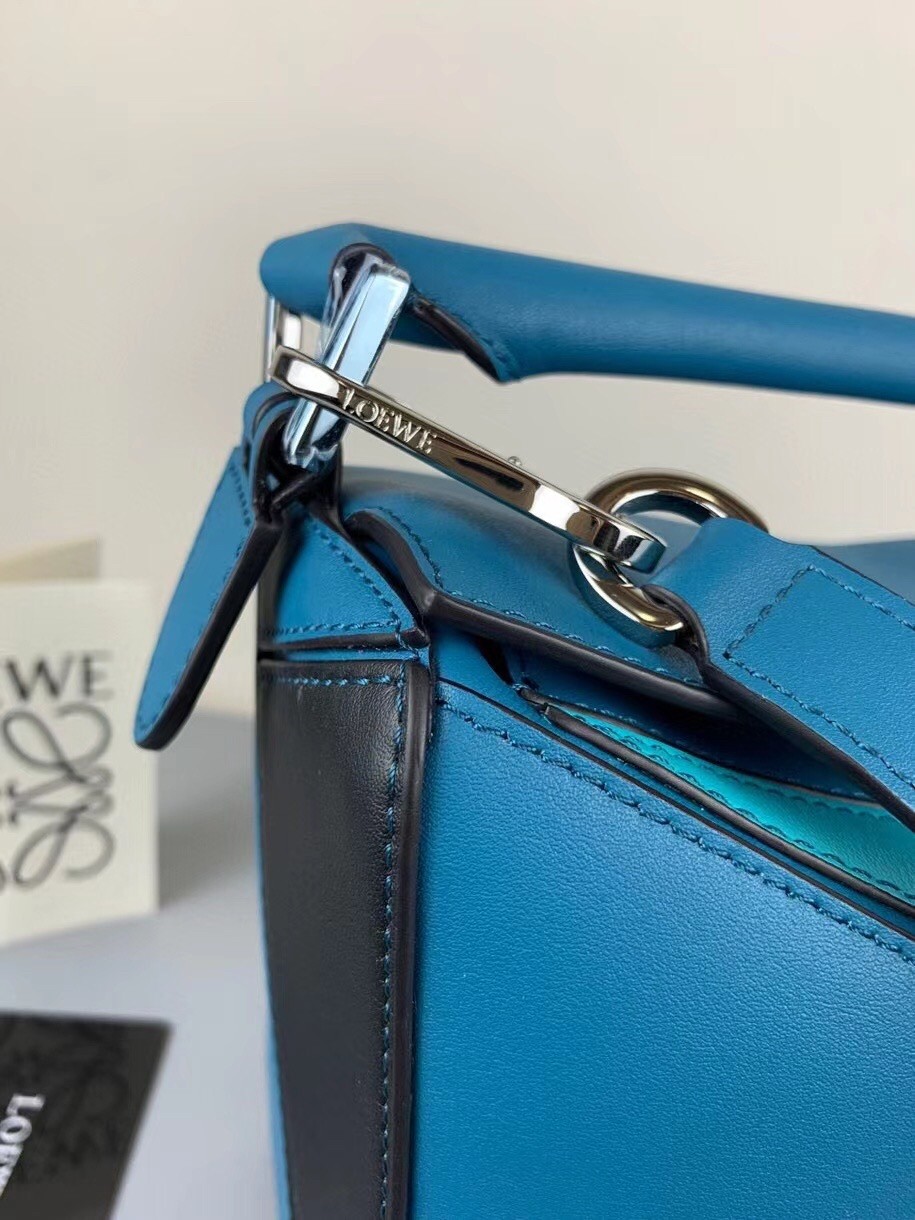 L0ew* small puzzle bag in lagoon/black/blue calfskin