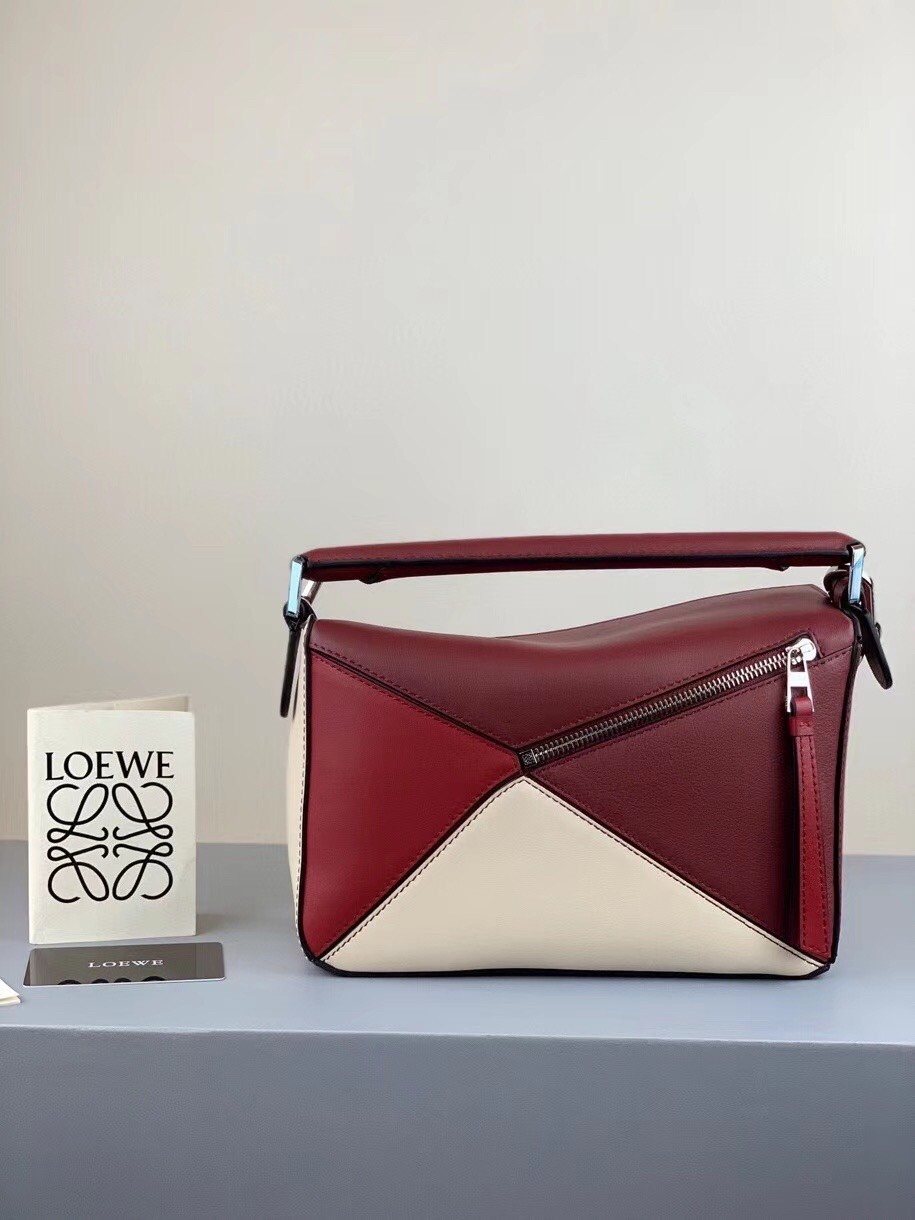 L0ew* small puzzle bag in bordeaux/garnet/white calfskin