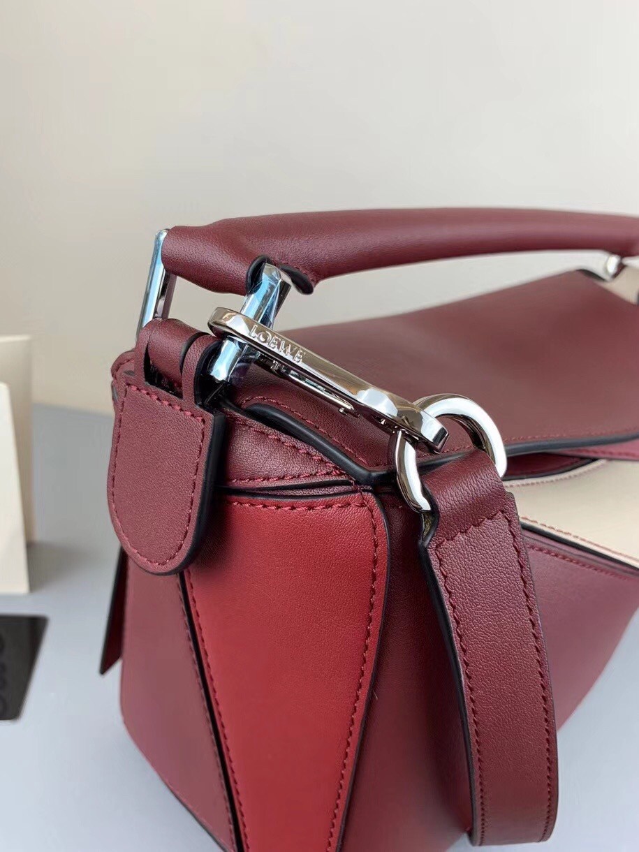 L0ew* small puzzle bag in bordeaux/garnet/white calfskin