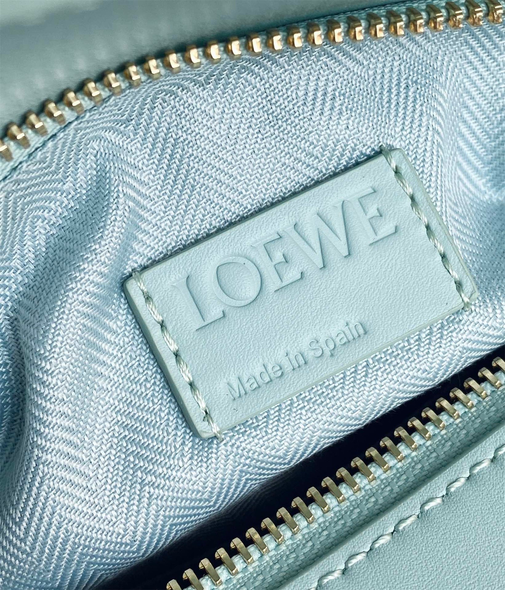 L0ew* puzzle small bag in aquamarine satin calfskin