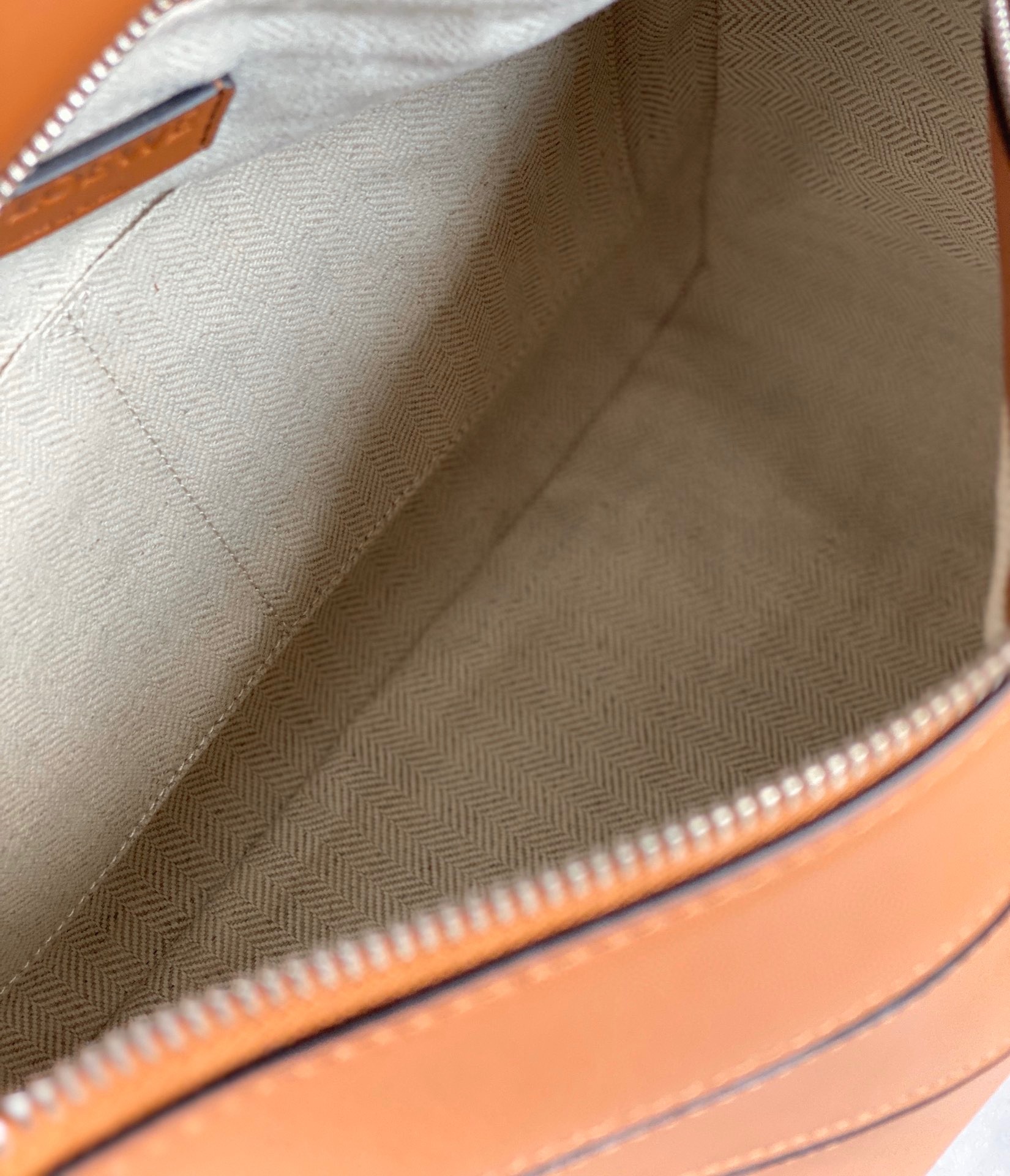 L0ew* puzzle medium bag in brown classic calfskin