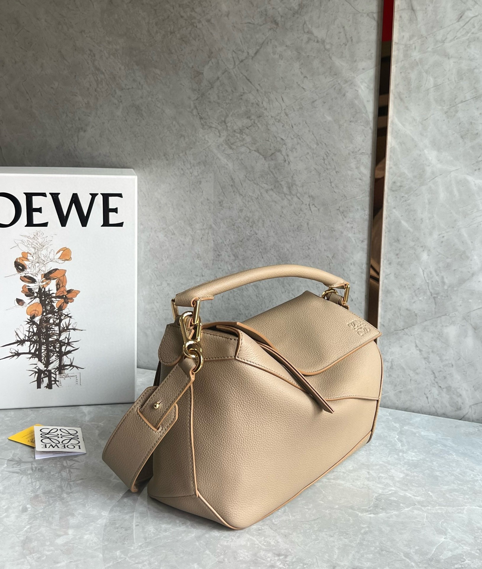 L0ew* puzzle medium bag in sand grained calfskin