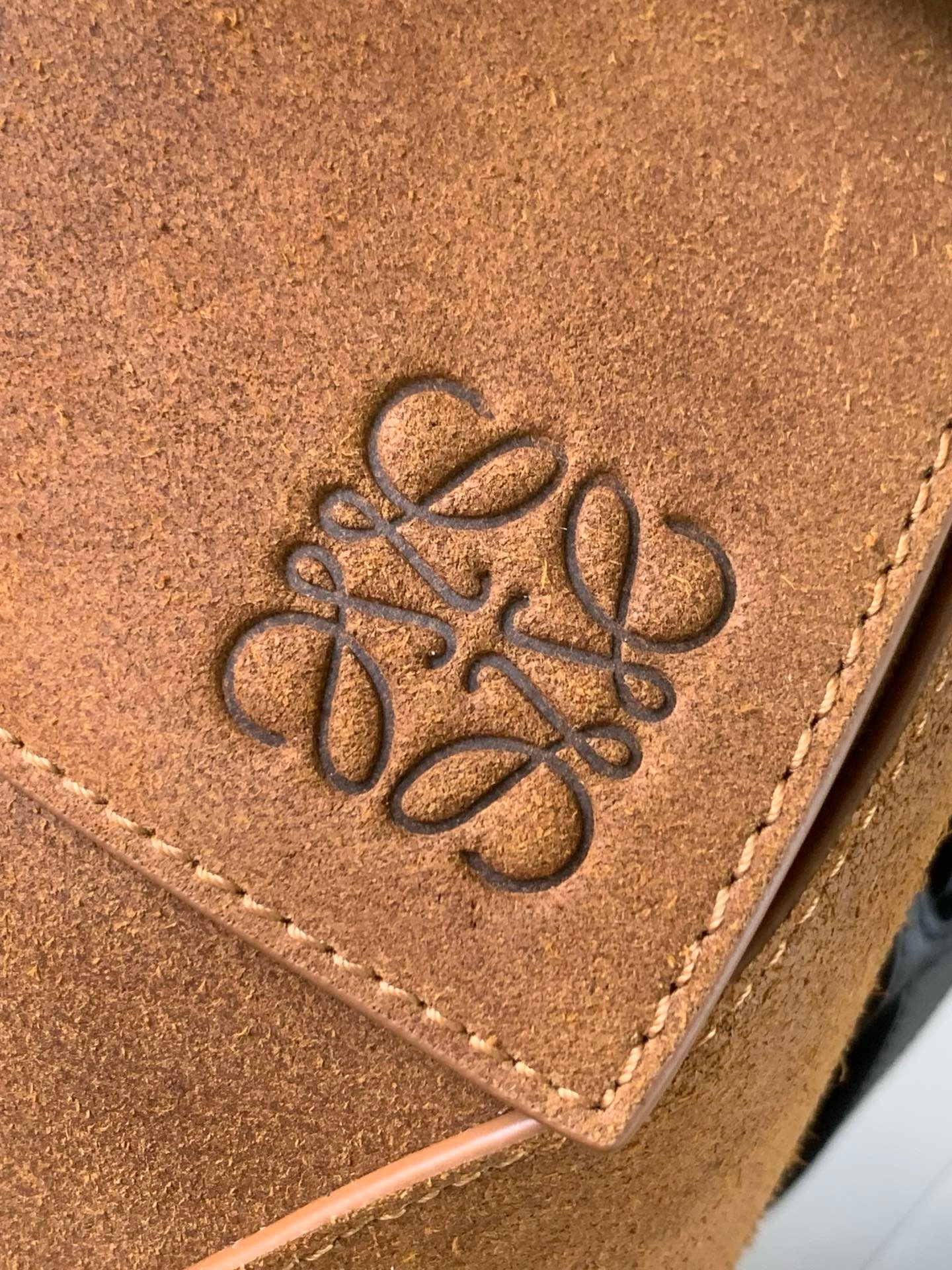 L0ew* puzzle large bag in brown suede calfskin