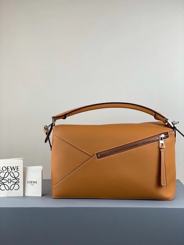 L0ew* large puzzle bag in tan calfskin