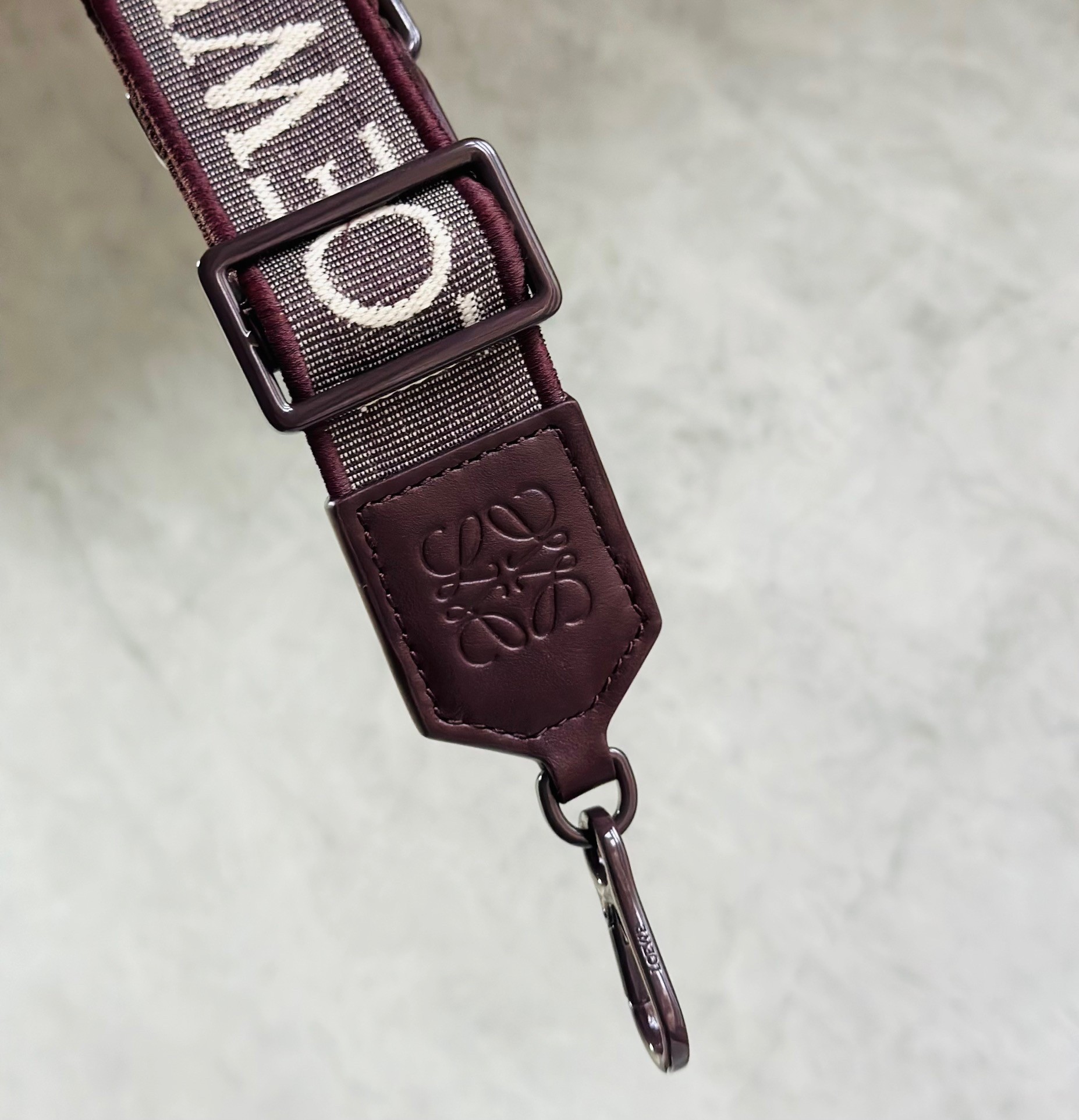 L0ew* puzzle small bag in burgundy satin calfskin