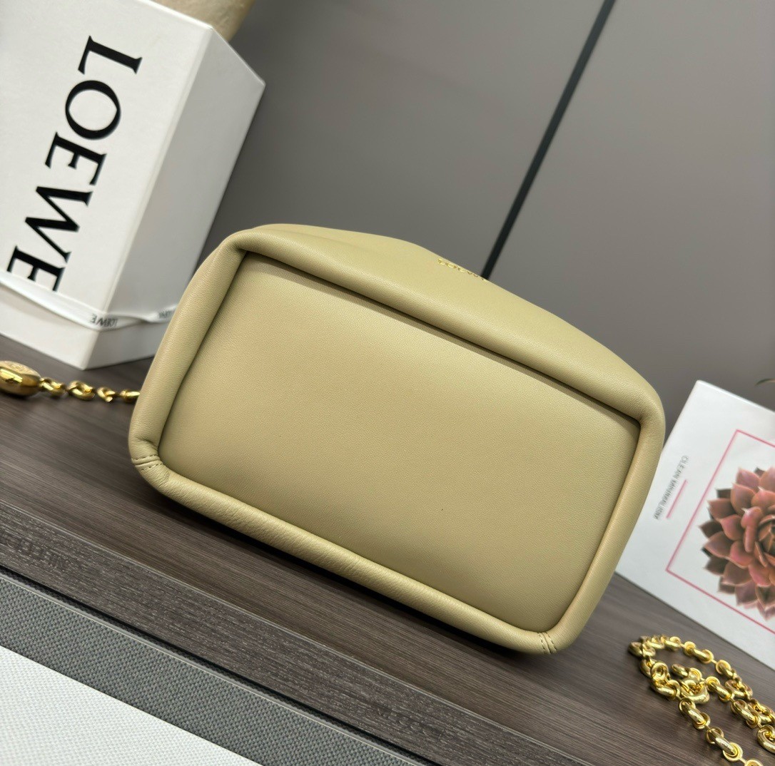 L0ew* small squeeze bag in clay green nappa lambskin