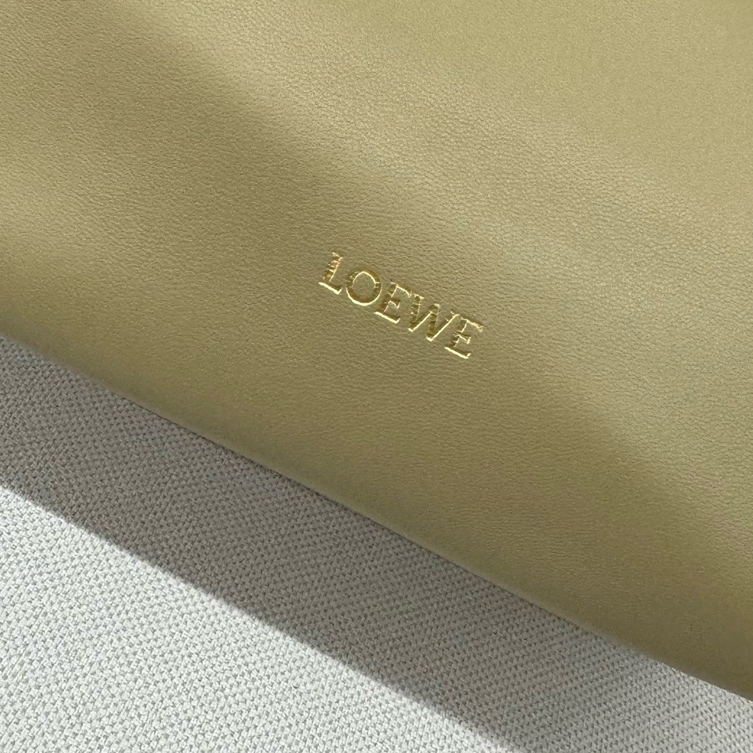 L0ew* small squeeze bag in clay green nappa lambskin
