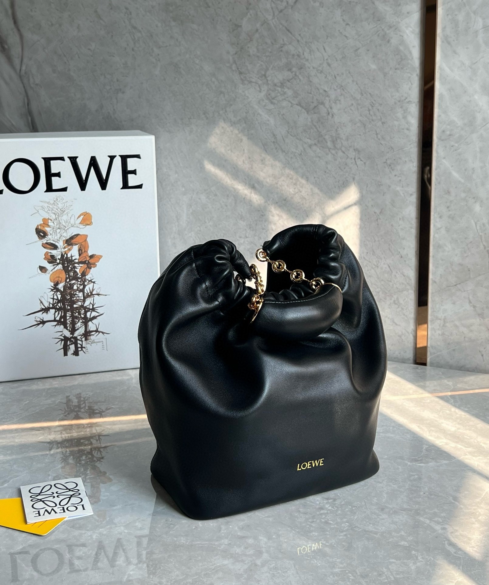 L0ew* small squeeze bag in black nappa lambskin