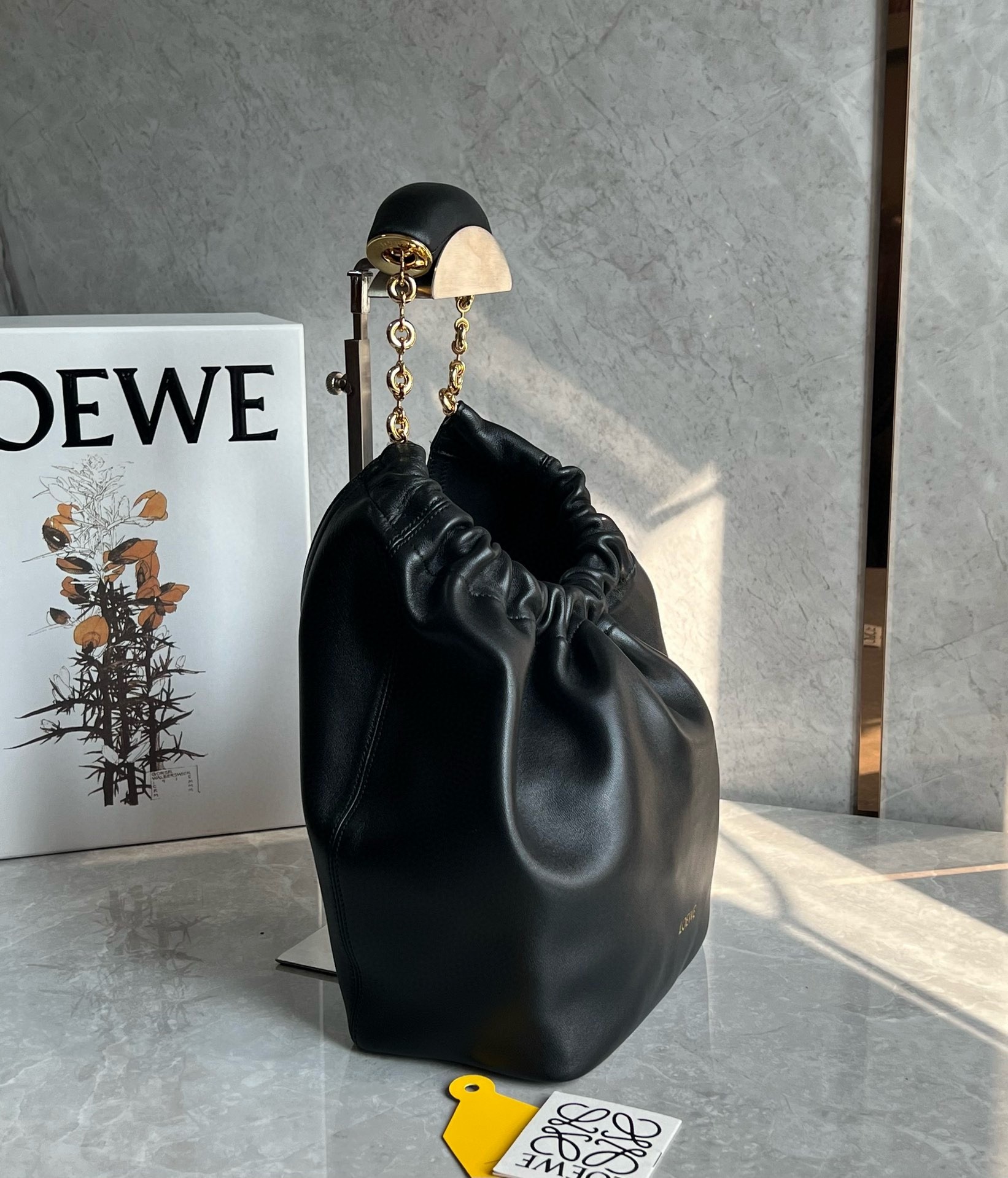 L0ew* small squeeze bag in black nappa lambskin