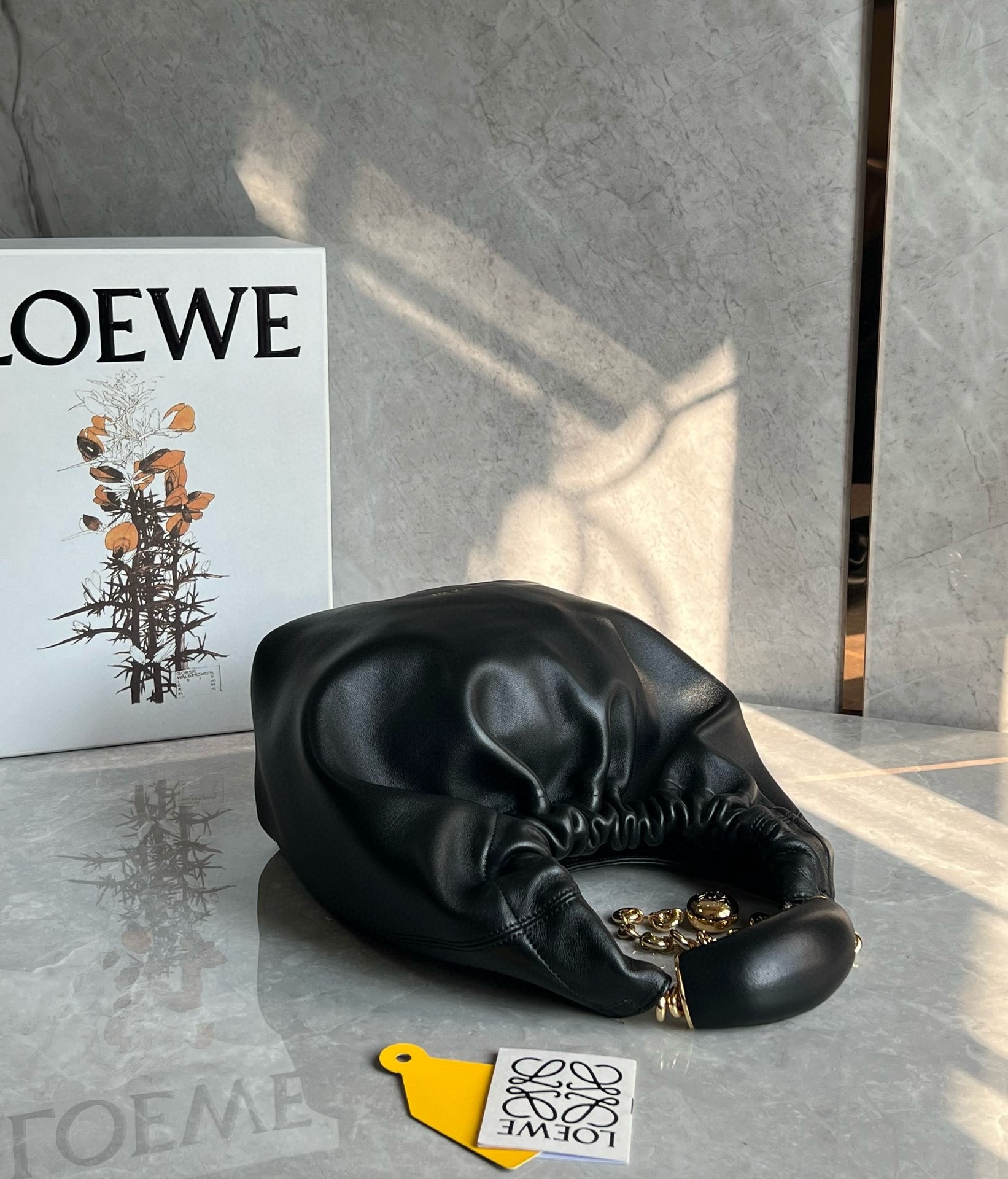 L0ew* small squeeze bag in black nappa lambskin